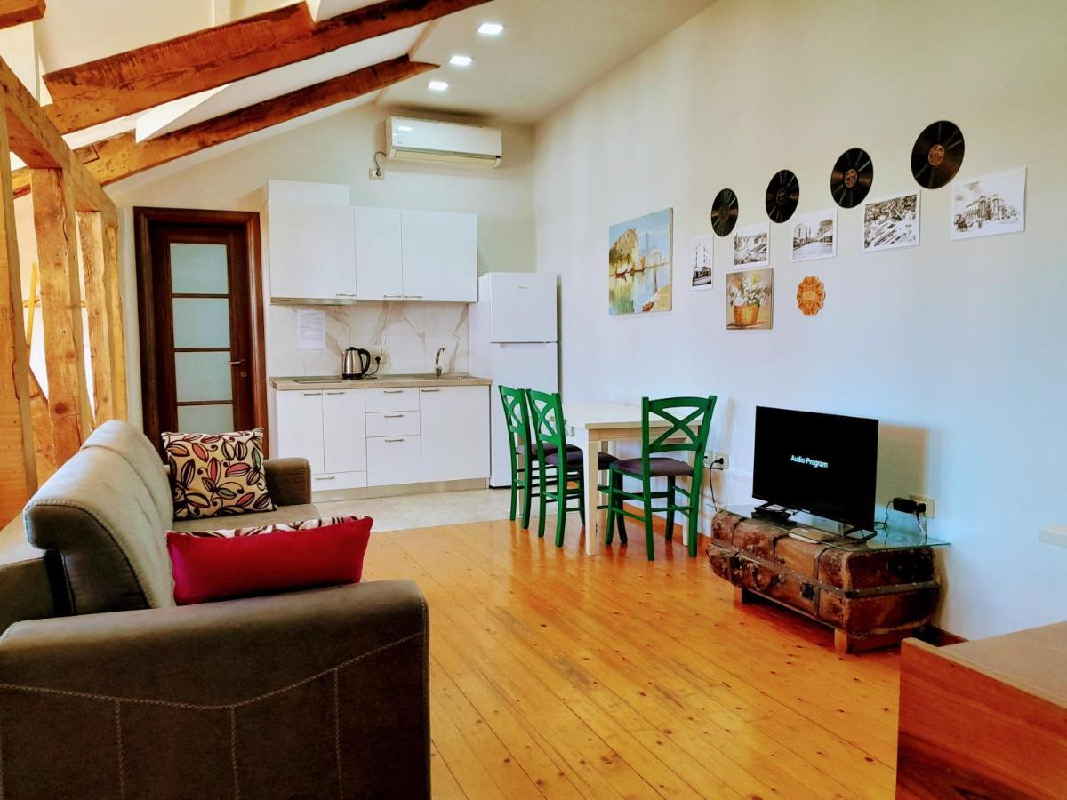 Central Loft Tirana Esterno foto